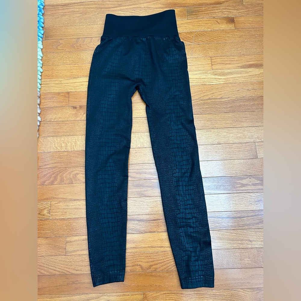 Charlie Paige Black Tonal Animal Print Leggings